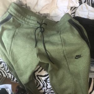 Nike olive green joggers worn only 2 times